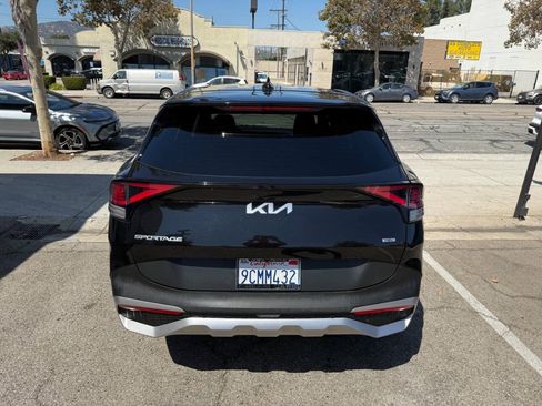 Used 2023 Kia Sportage LX AWD/4WD image 12