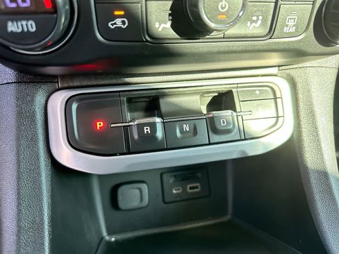 Used 2021 GMC Acadia SLT image 20