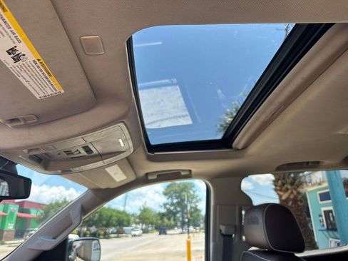 Used 2018 Chevrolet Silverado 1500 High Country AWD/4WD image 21