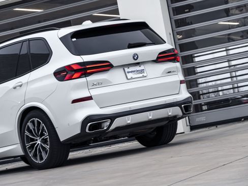 Certified 2024 BMW X5 xDrive50e w/ Executive Package image 6