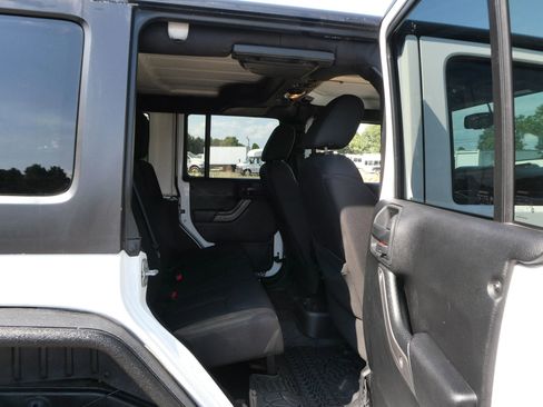 Used 2015 Jeep Wrangler Unlimited Sport w/ Quick Order Package 24S AWD/4WD image 23
