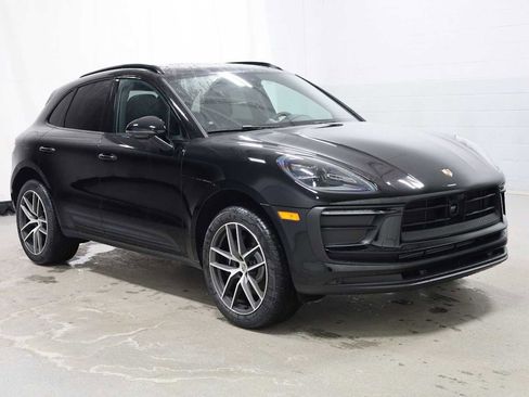 New 2026 Porsche Macan AWD/4WD image 13