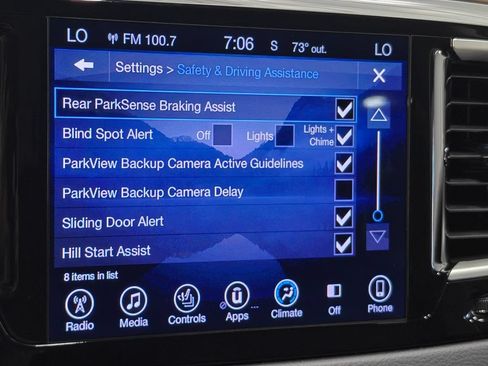 Used 2017 Chrysler Pacifica Touring-L FWD image 48
