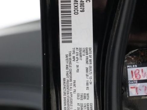 Used 2025 Jeep Compass Latitude w/ Sun & Sound Group AWD/4WD image 38