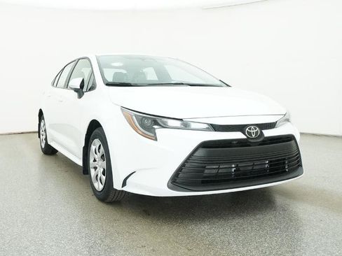 Used 2026 Toyota Corolla LE image 33