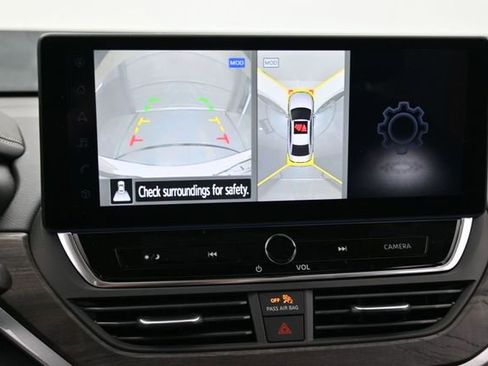 Used 2025 Nissan Altima 2.5 SL FWD image 26