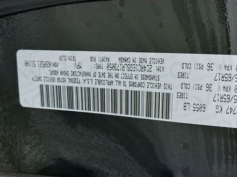 Used 2020 Chrysler Pacifica Touring-L Plus image 38