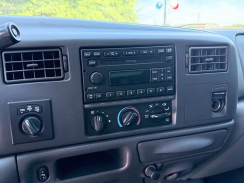 Used 2003 Ford F250 XL AWD/4WD image 17