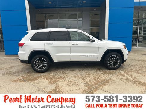 Used 2019 Jeep Grand Cherokee Limited AWD/4WD image 3