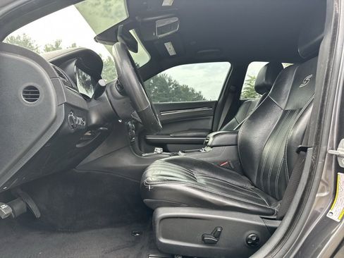 Used 2018 Chrysler 300 S image 14