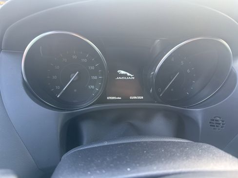 Used 2019 Jaguar F-PACE Premium image 8