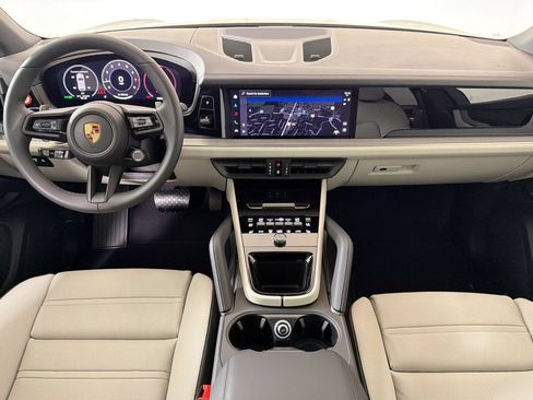 Used 2026 Porsche Cayenne AWD/4WD image 19