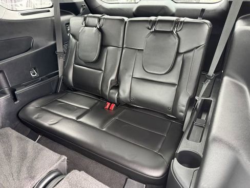 Certified 2023 Ford Explorer XLT w/ Equipment Group 202A AWD/4WD image 18