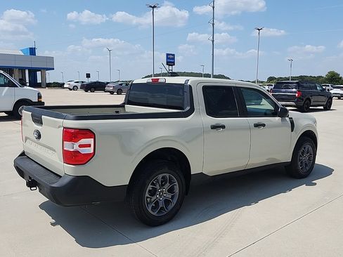 Used 2025 Ford Maverick XLT w/ Equipment Group 302A AWD/4WD image 5