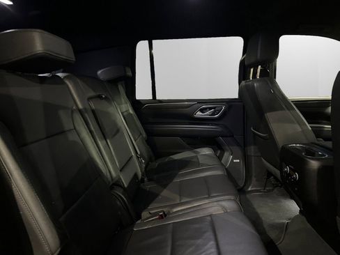 Used 2023 Chevrolet Suburban LT AWD/4WD image 17