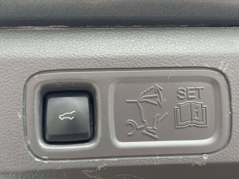Used 2019 Ford Expedition Max XLT w/ Equipment Group 202A AWD/4WD image 15