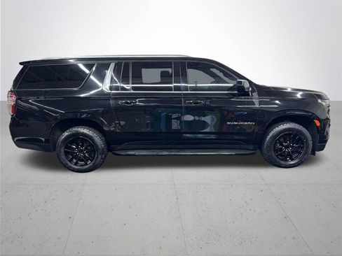 Used 2022 Chevrolet Suburban LT image 8