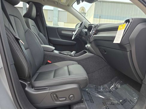 Used 2026 Volvo XC40 B5 Plus w/ Protection Package Premier AWD/4WD image 10