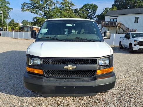 Used 2016 Chevrolet Express 2500 RWD image 2