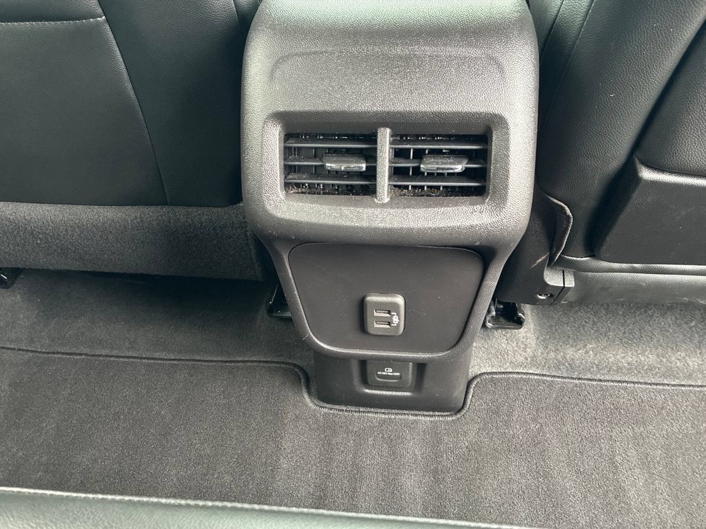Used 2024 GMC Terrain SLT AWD/4WD image 29