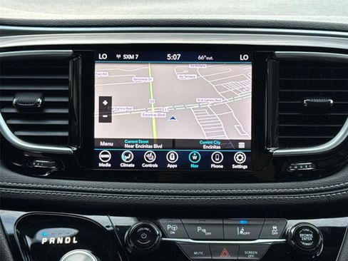 Used 2020 Chrysler Pacifica Limited w/ Advanced Safetytec Group image 24