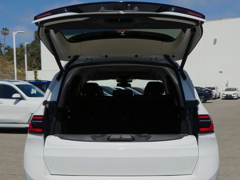 Used 2023 BMW X7 xDrive40i AWD/4WD image 21