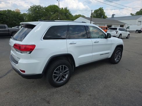 Used 2017 Jeep Grand Cherokee Limited w/ Luxury Group II AWD/4WD image 3