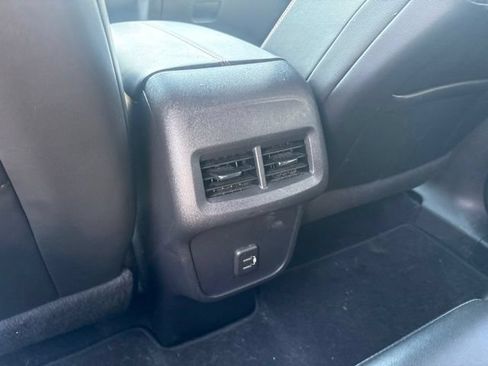 Used 2023 Chevrolet Equinox RS AWD/4WD image 10