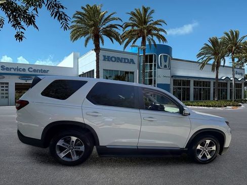 Used 2024 Honda Pilot EX-L image 9