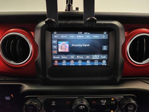 Used 2021 Jeep Gladiator Rubicon AWD/4WD image 16