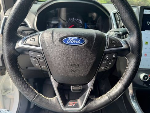 Used 2022 Ford Edge ST image 14