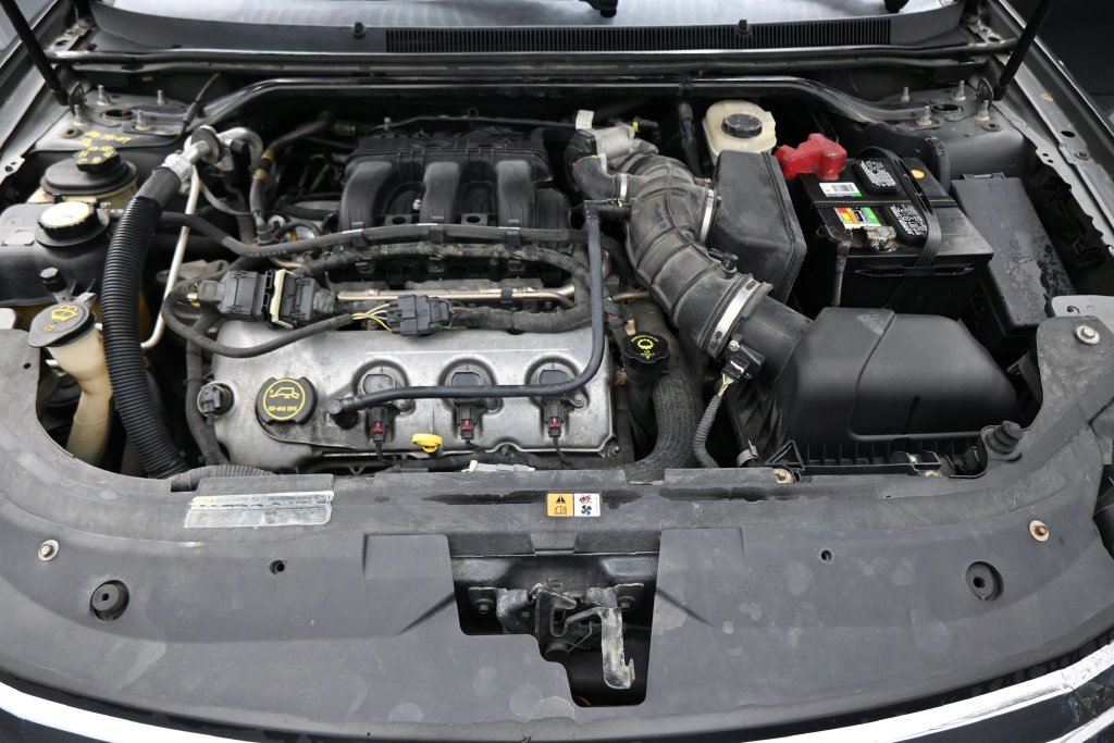 Used 2008 Ford Taurus Limited FWD image 30