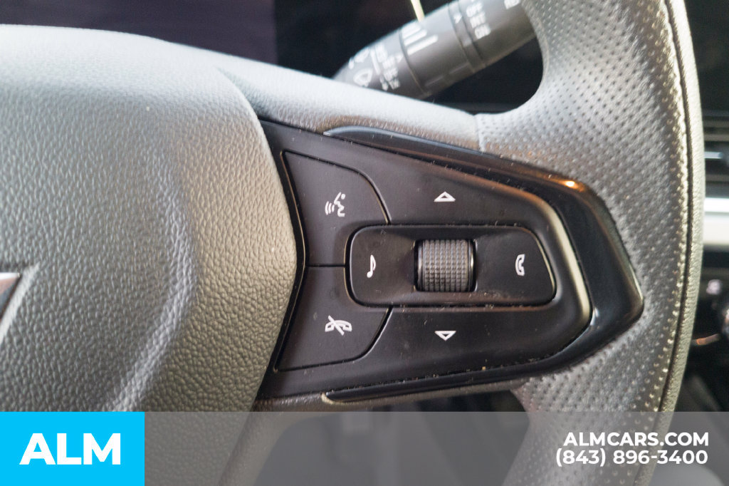 Used 2025 Chevrolet Trax LT FWD image 10