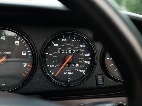 Used 1995 Porsche 911 Carrera RWD image 3