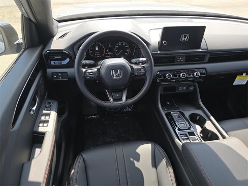 New 2025 Honda Pilot TrailSport image 28