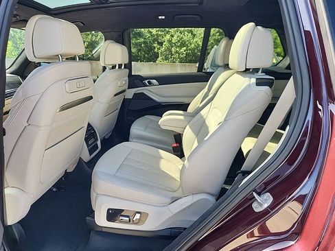 Used 2024 BMW X7 xDrive40i w/ Executive Package image 3