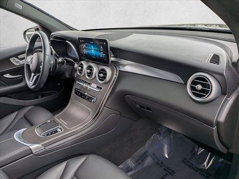 Used 2022 Mercedes-Benz GLC 300 4MATIC image 24