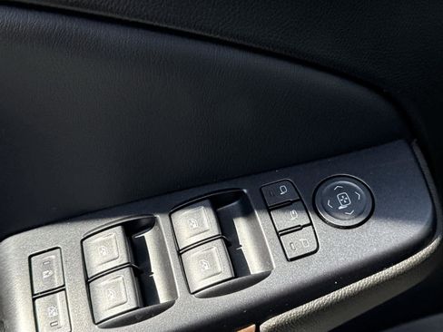 Used 2019 Chevrolet Tahoe LT image 23