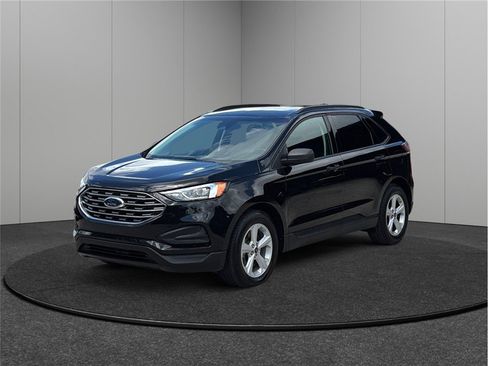 Used 2020 Ford Edge SE image 4