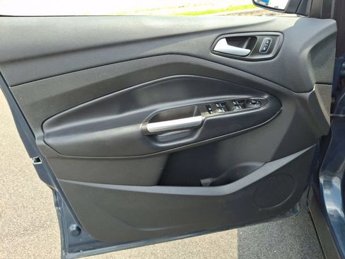 Used 2019 Ford Escape SE FWD image 14