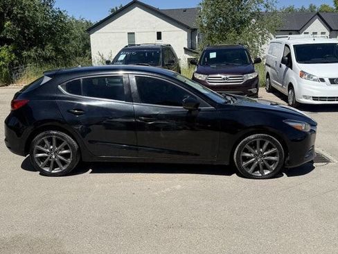 Used 2018 MAZDA MAZDA3 Touring FWD image 3