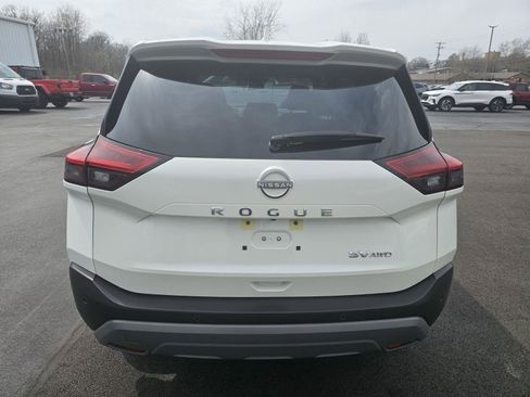 Used 2023 Nissan Rogue SV image 4