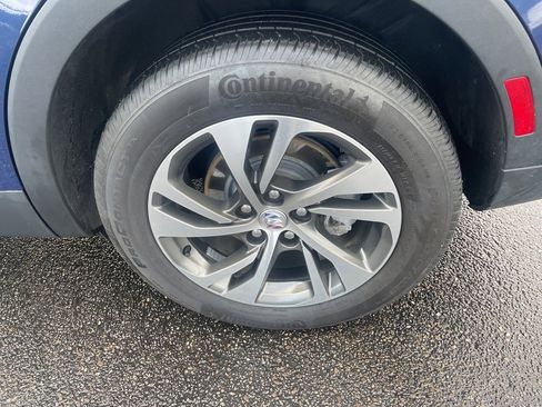 Used 2023 Buick Envision Essence image 4