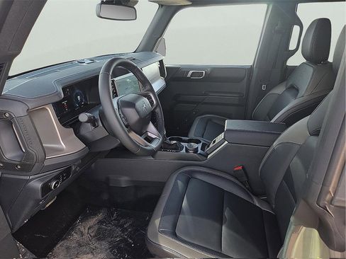 New 2025 Ford Bronco Outer Banks image 10