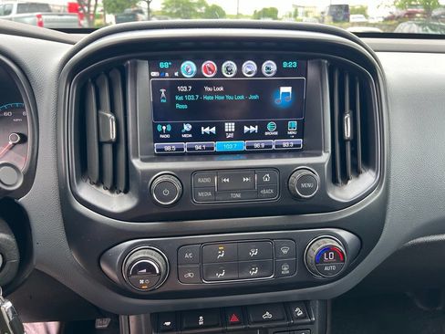 Used 2018 Chevrolet Colorado Z71 AWD/4WD image 33