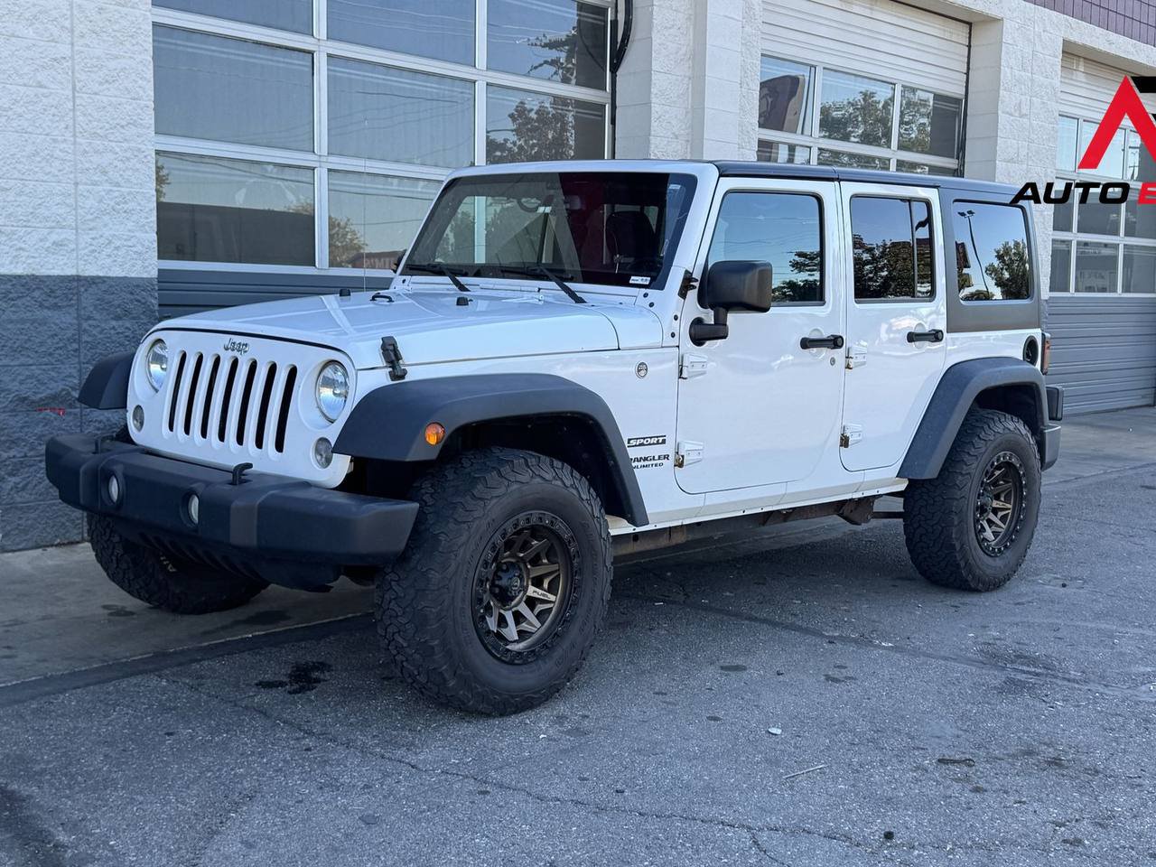 Used 2017 Jeep Wrangler Unlimited Sport w/ Quick Order Package 23S AWD/4WD image 1