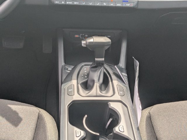 New 2026 Kia K4 FWD image 19