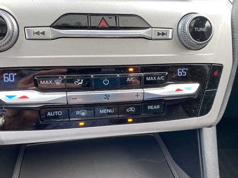 Used 2020 Ford Explorer XLT w/ Equipment Group 202A AWD/4WD image 19