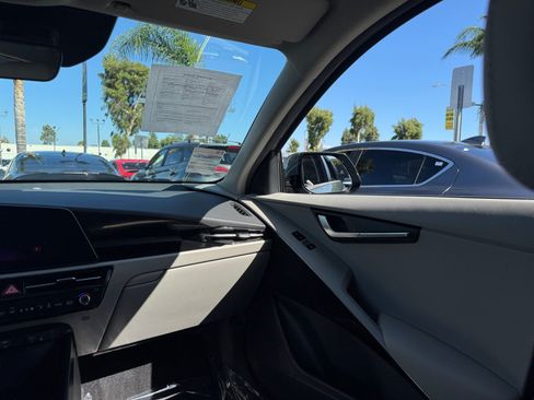 Used 2023 Kia Niro Wind w/ Wind Preserve Package FWD image 21