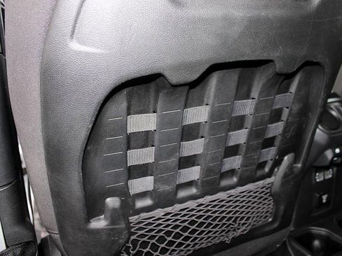 Used 2022 Jeep Wrangler Unlimited Rubicon w/ Cold Weather Group image 29